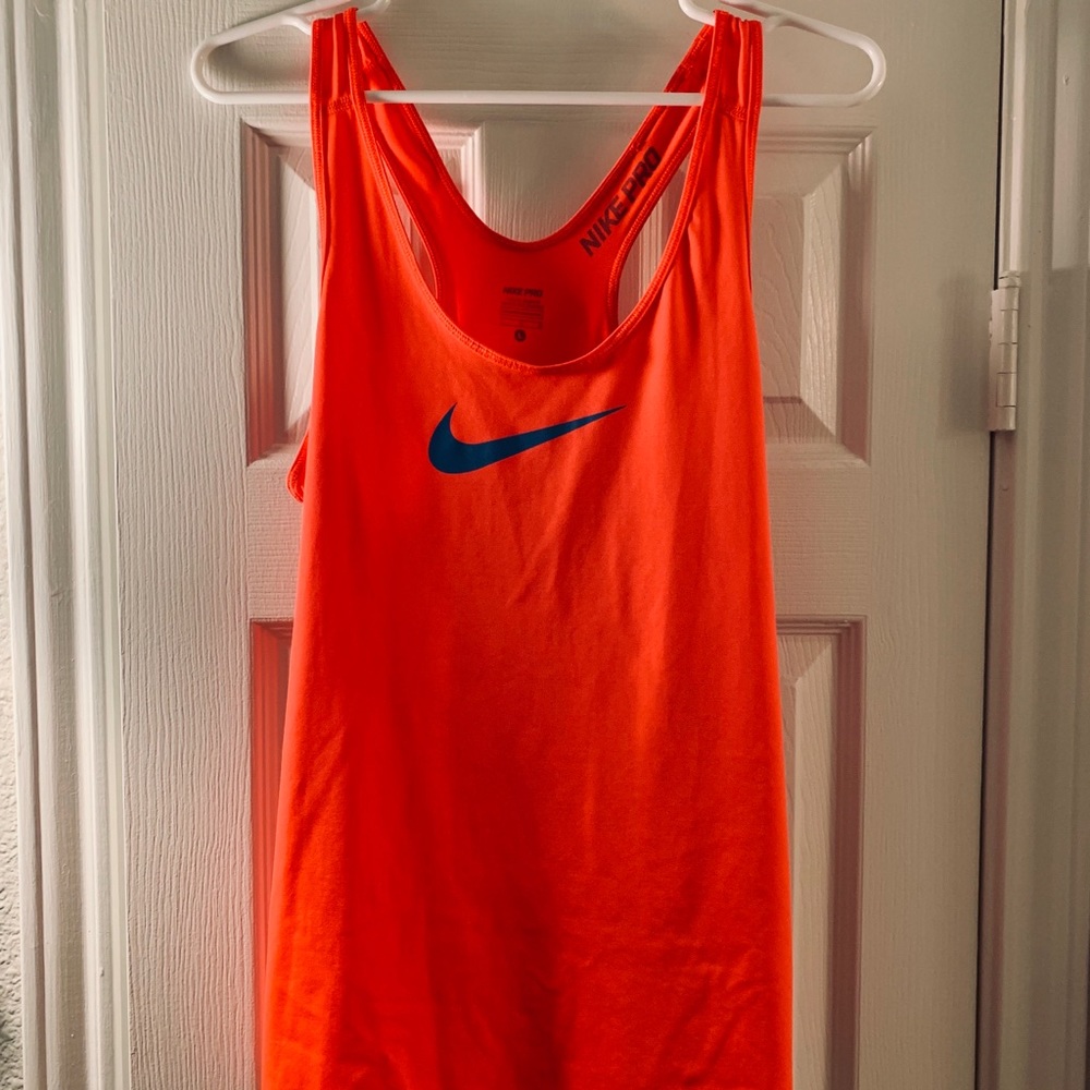 NIKE AUTHENTIC dry fit women’s tank.